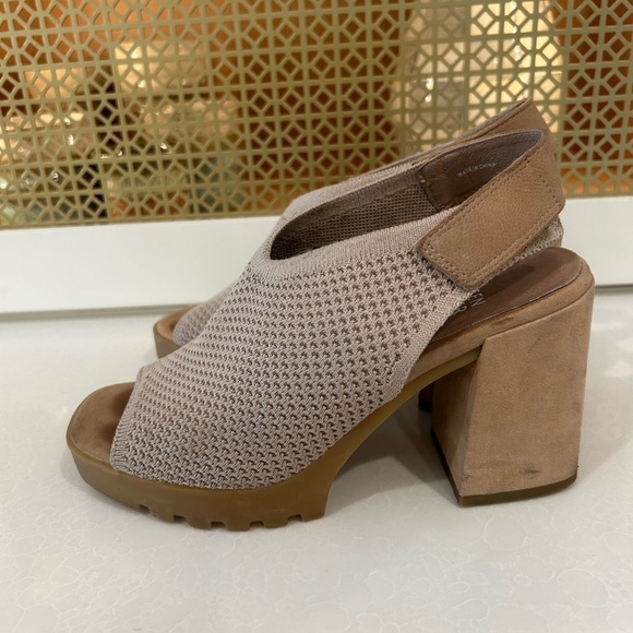 Eileen Fisher Cue Slingback Open-Toe Pumps size 5.5! - Picture 3 of 9